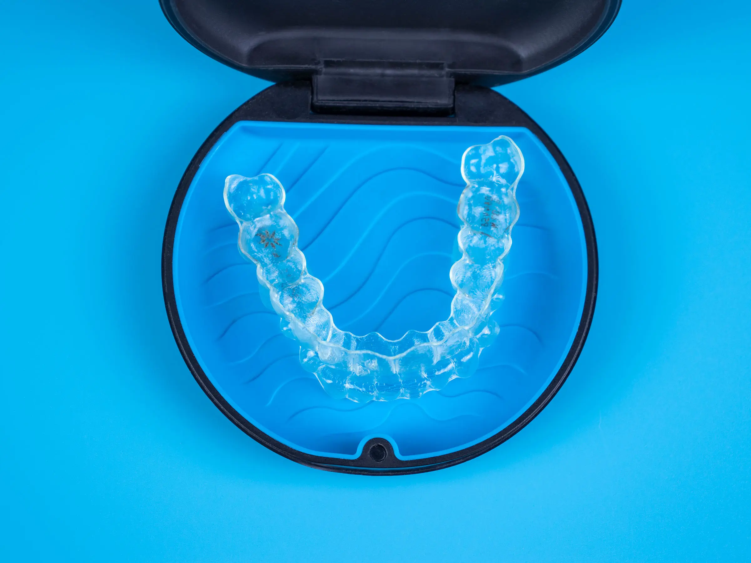 invisalign-das-sind-die-zahnschienen